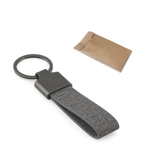 RAVEN. Porte-clés de forme rectangulaire en métal et pet recyclé (30% recyclé)