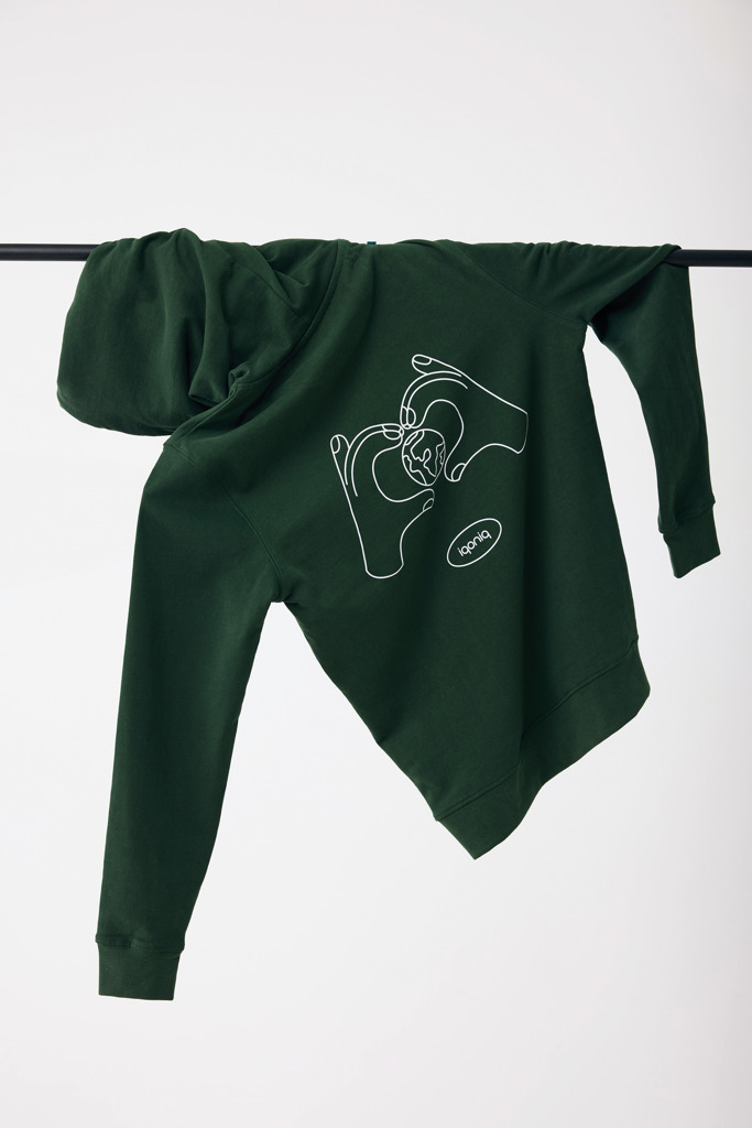 Sweat à capuche vert avec design minimaliste blanc