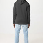 Personne portant sweat gris et jean clair dos tourné