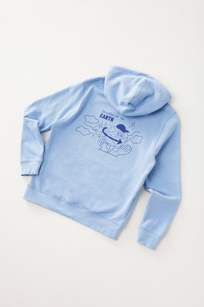 Sweat à capuche bleu avec motif Terre joyeuse