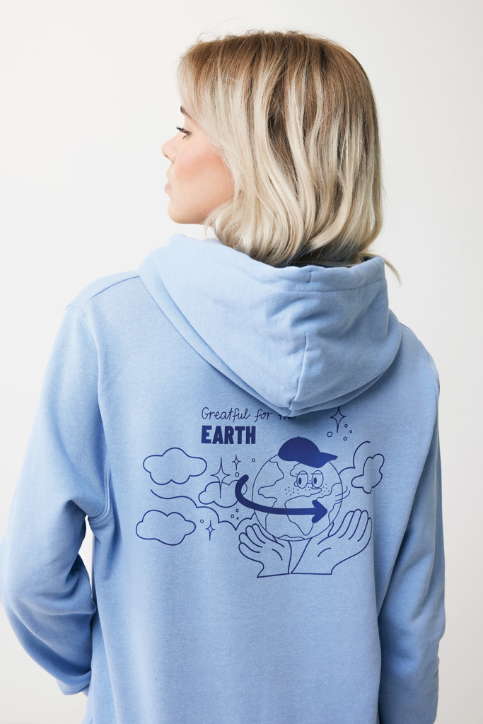 Sweat à capuche bleu avec dessin de la Terre.