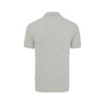 Dos d’un polo gris clair à manches courtes