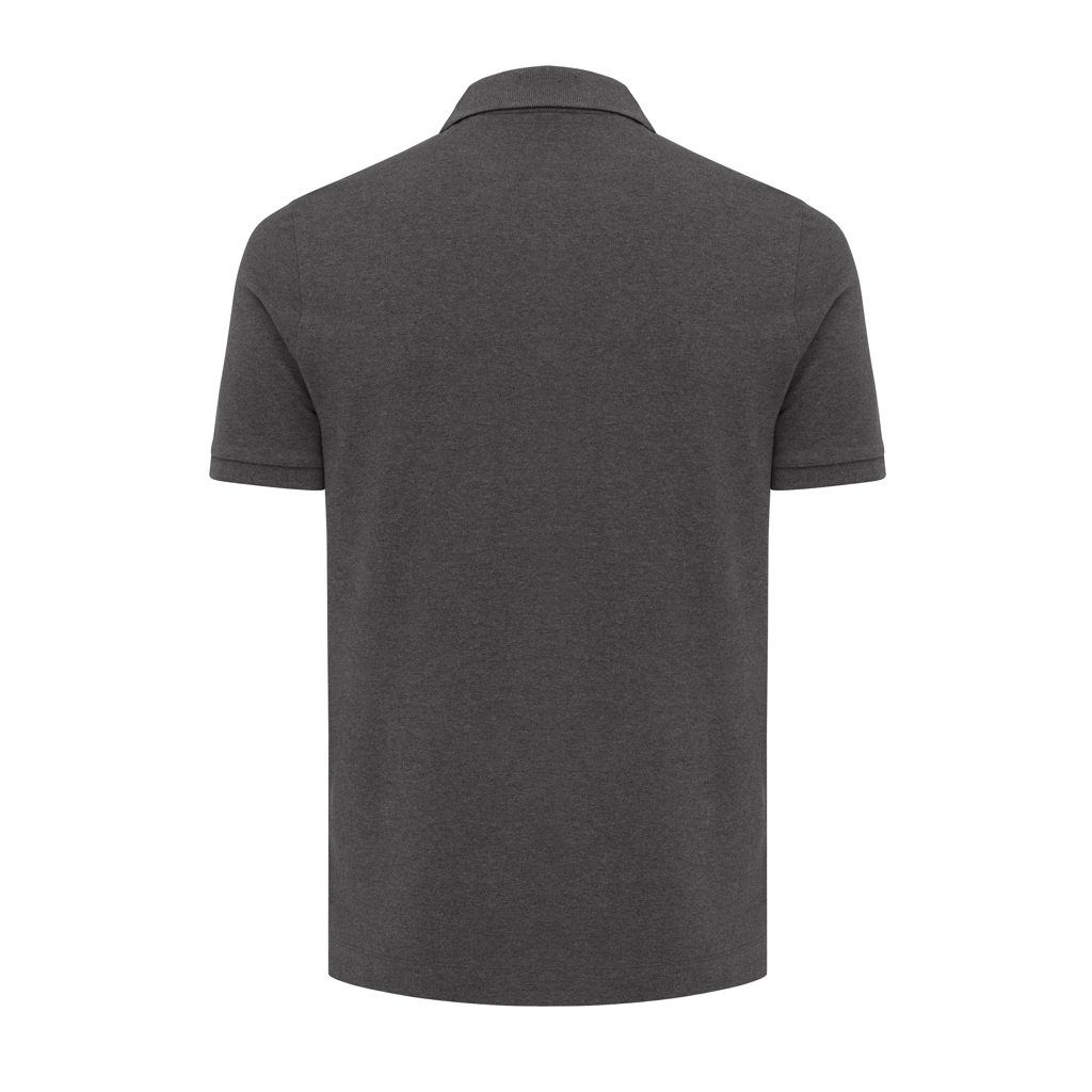 Dos d’un polo gris à manches courtes