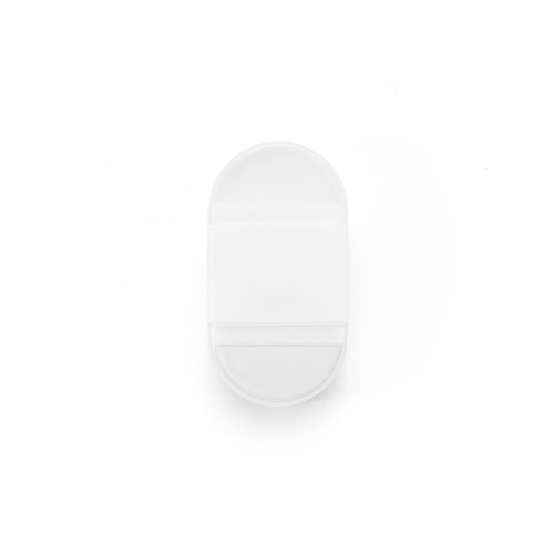 Boîte ovale blanche en plastique fermée