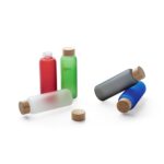 Bouteilles réutilisables colorées avec bouchons en bois