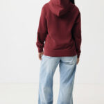 Personne de dos en hoodie bordeaux