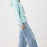 Personne en hoodie vert et jean large