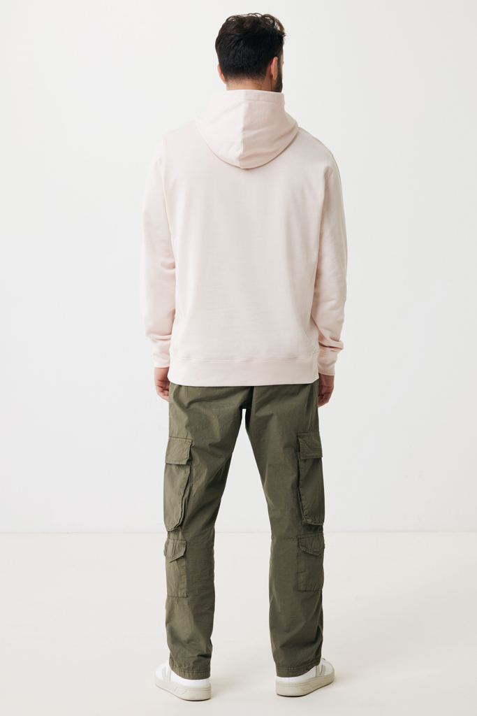 Homme de dos en sweat à capuche beige
