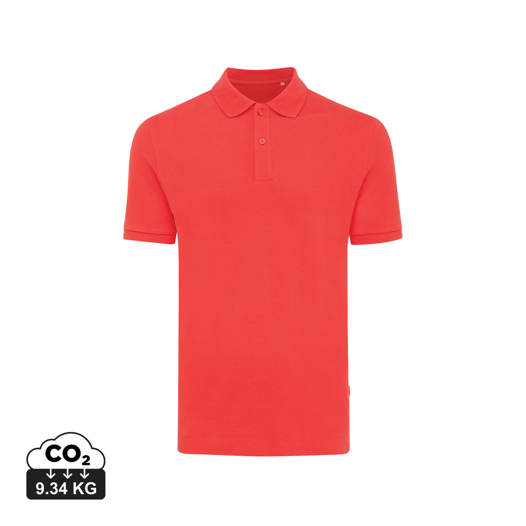 Polo rouge manches courtes sur fond blanc