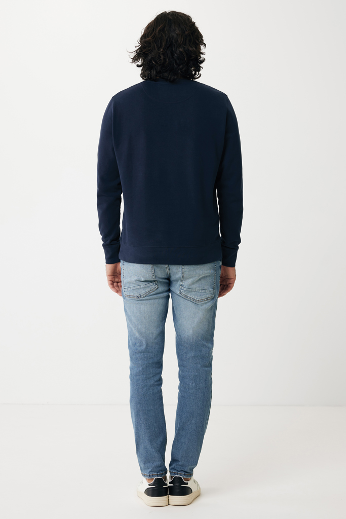 Homme de dos en sweat bleu marine