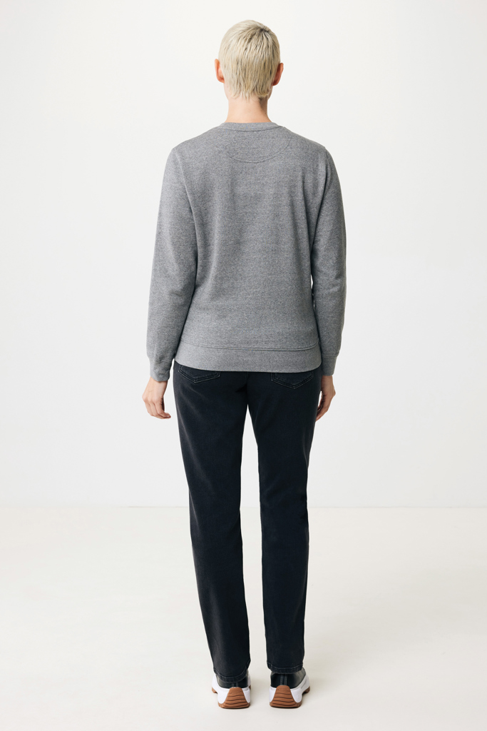 Personne de dos en sweat gris et jean