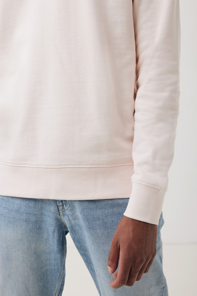Sweat beige et jean bleu clair