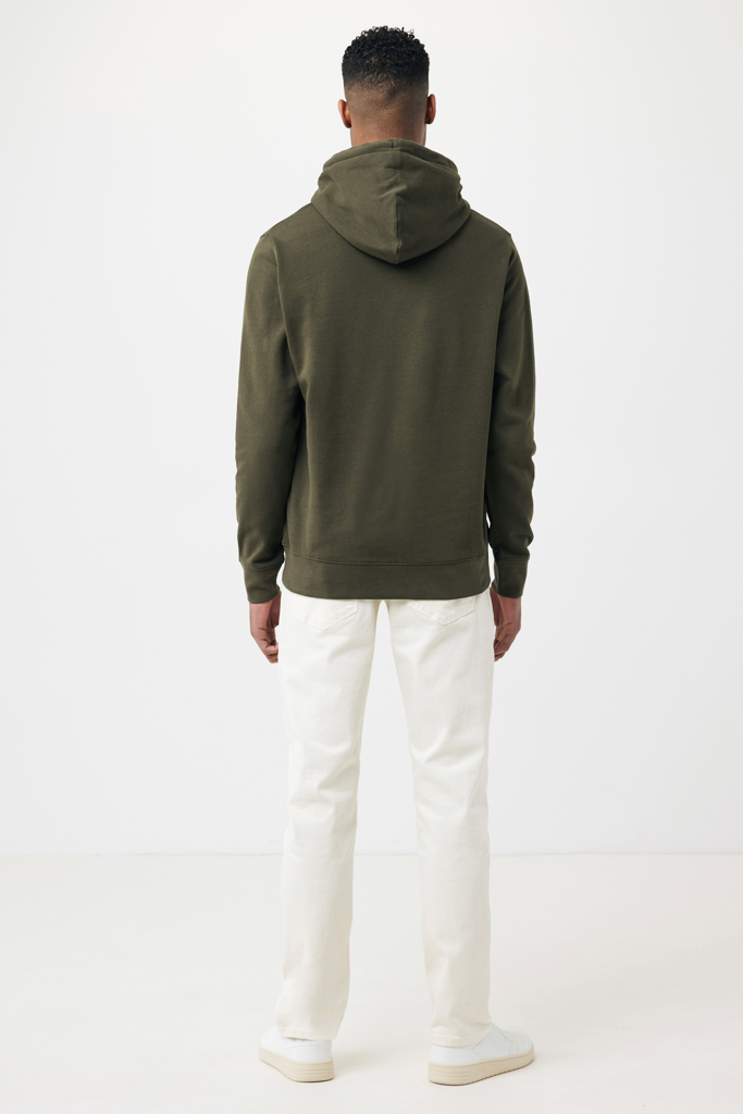Homme de dos portant sweat à capuche vert
