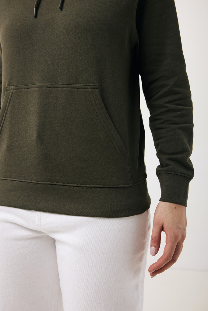 Sweat à capuche vert foncé et pantalon blanc