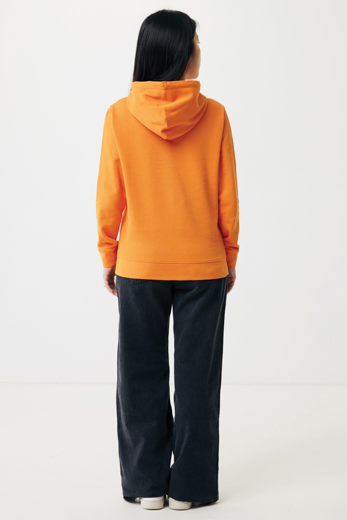 Sweat à capuche orange, vue de dos