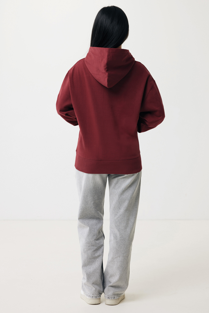 Personne de dos en hoodie bordeaux