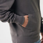 Sweat à capuche gris avec poche kangourou
